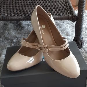 NWT Tan Mary Jane Heels